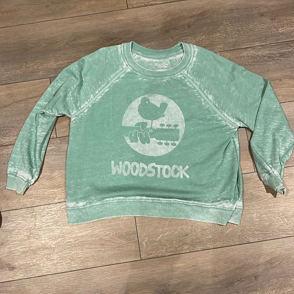 Distressed graphic sweatshirt size M
